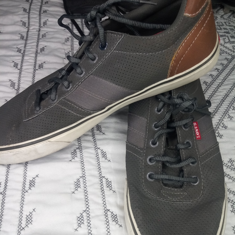 Low top Levis